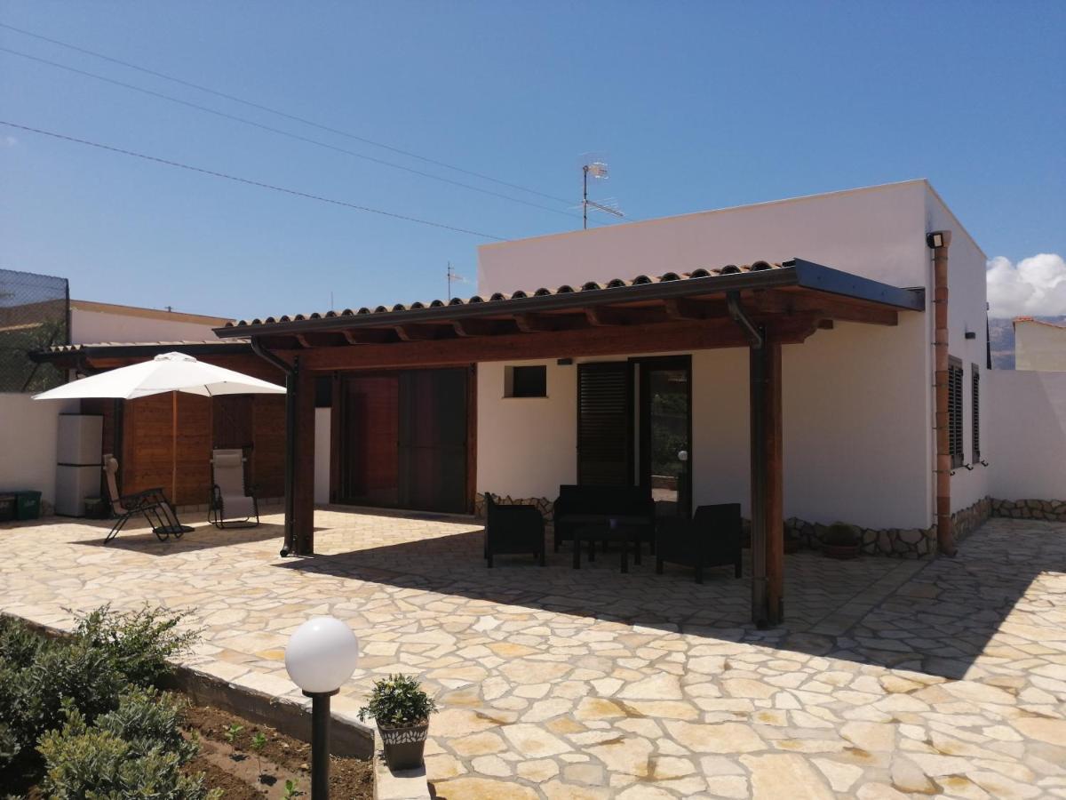 Casa Vacanze Dorotea Valderice Exterior foto