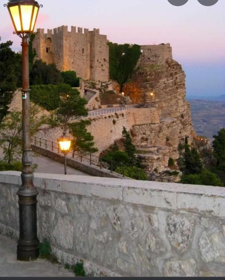 Casa Vacanze Dorotea Valderice Exterior foto
